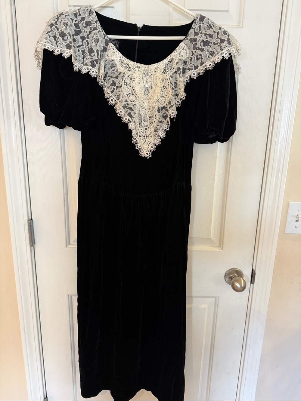 Vintage 80s Cachet by Bari Protas Black Velvet Lace Bib Collar Party Dress